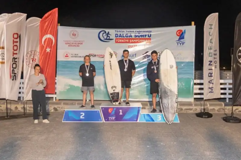 Hataylı Sörfçülere Türkiye Şampiyonası'nda 6 Madalya