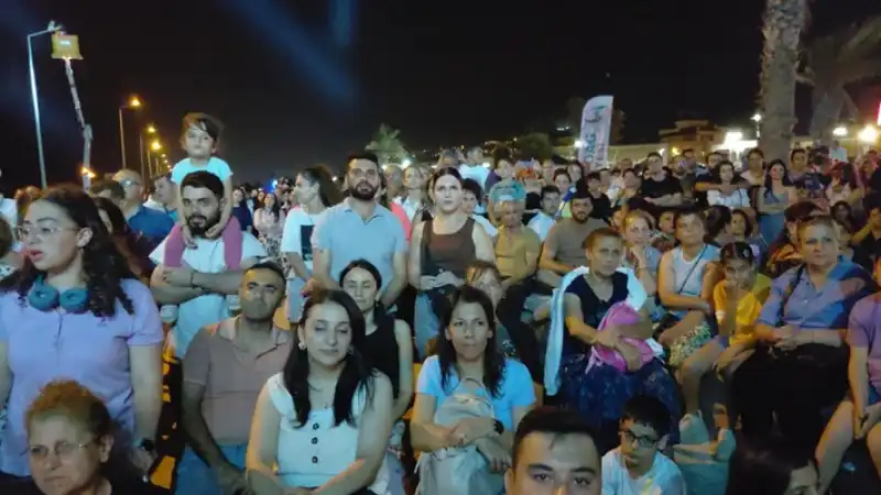 Antakya Medeniyetler Korosu Hatay Samandağ'da Konser Verdi