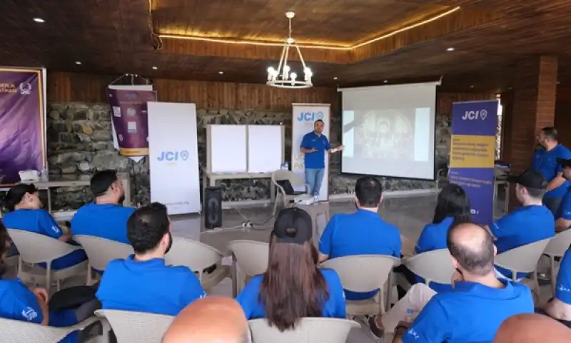 JCI Hatay'dan Arsuz'da Büyük İlgi Gören Zirve: Liderlik Patikası