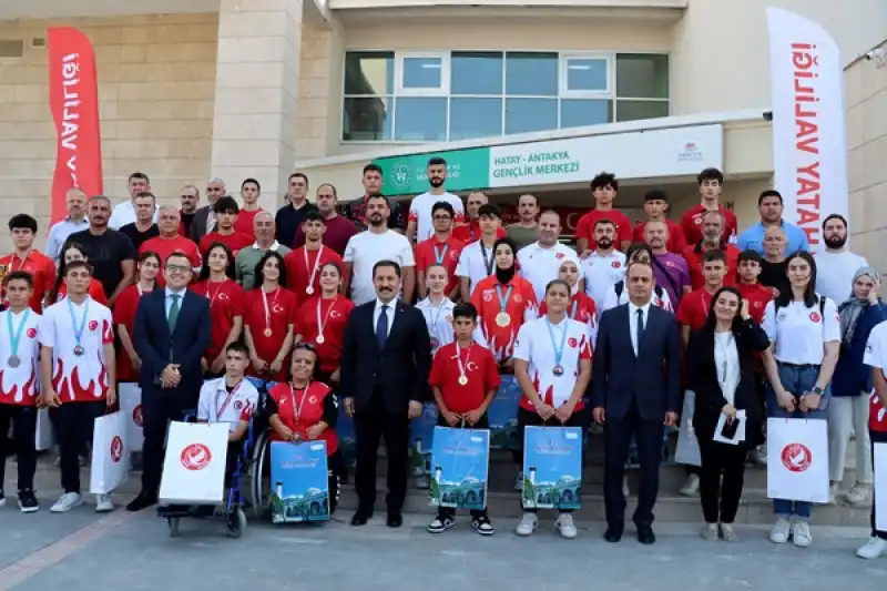 Hatay'da Başarılı Depremzede Sporcular ödüllendirildi
