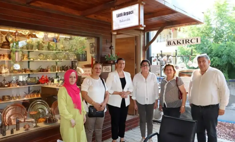 MHP Kaçep’ten Kültür Sanat Çarşısı’na Ziyaret