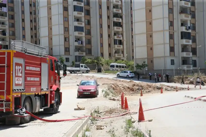 Hatay İskenderun'da Yol çalışmasında Doğal Gaz Borusu Delindi