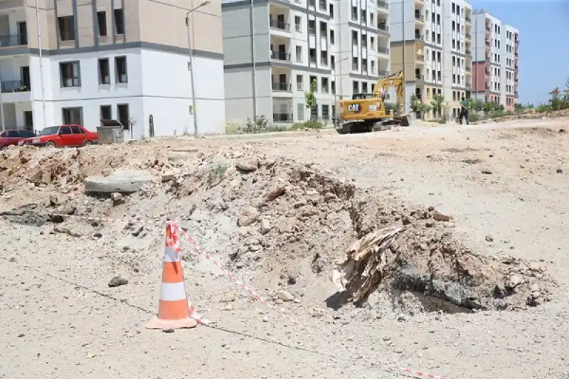 Hatay İskenderun'da Yol çalışmasında Doğal Gaz Borusu Delindi
