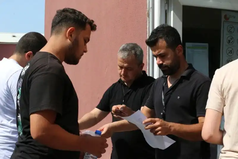 Hatay Da YKS'nin Ikinci Oturumu AYT Yapıldı