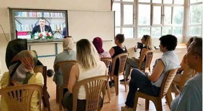 Öğretmenler, Mesleki Eğitim İçin Okulda!