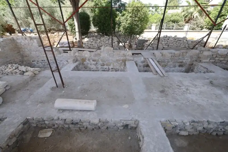 Hatay'da Depremde Kısmen Yıkılan Tarihi Kilisenin Restorasyonu Sürüyor