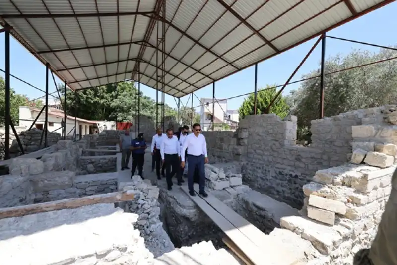 Hatay'da Depremde Kısmen Yıkılan Tarihi Kilisenin Restorasyonu Sürüyor