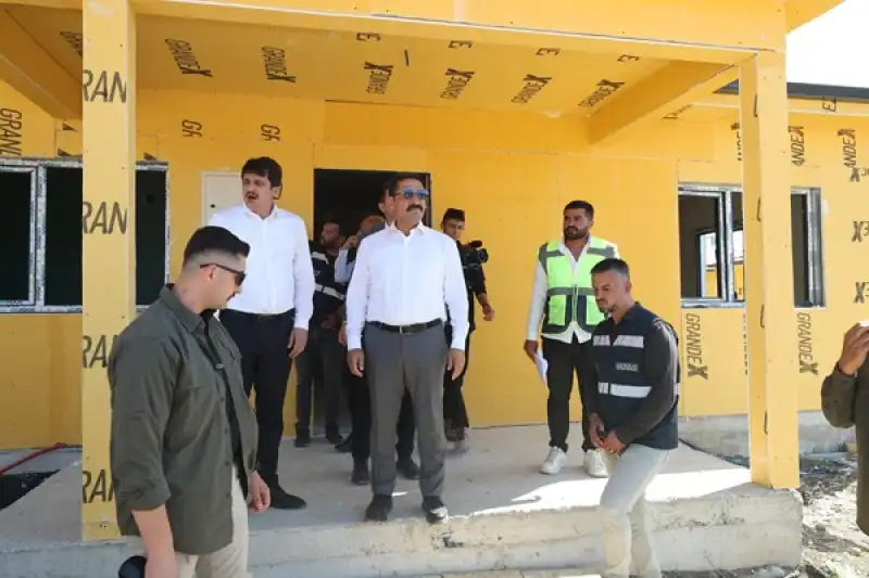 Hatay Defne'de Kırsal Afet Konutlarının Yapımı Sürüyor