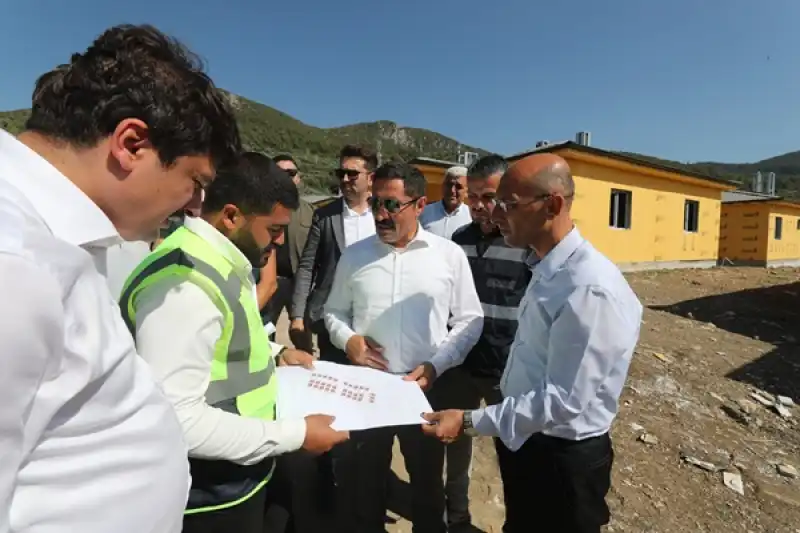 Hatay Defne'de Kırsal Afet Konutlarının Yapımı Sürüyor