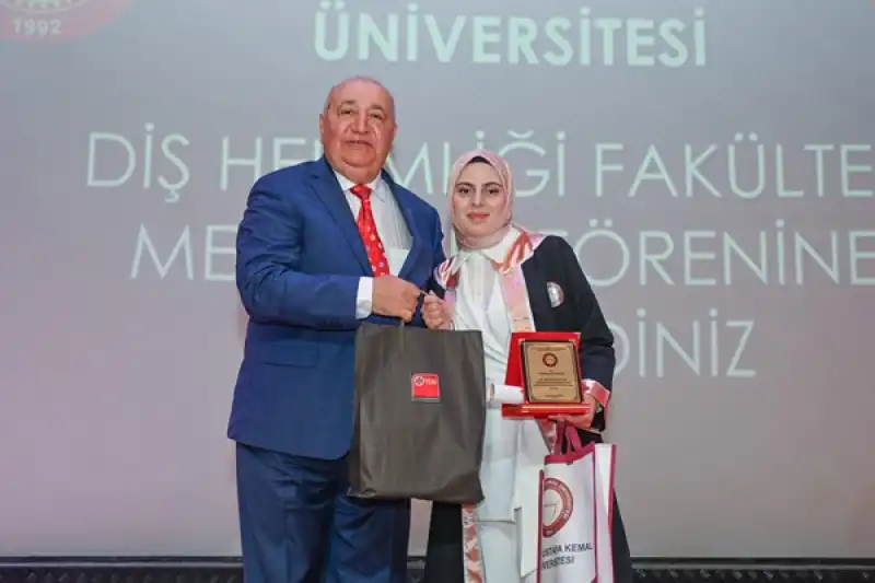 Diş Hekimliği Fakültesi 2024-2025 Akademik Yılı Mezuniyet Töreni Gerçekleştirildi