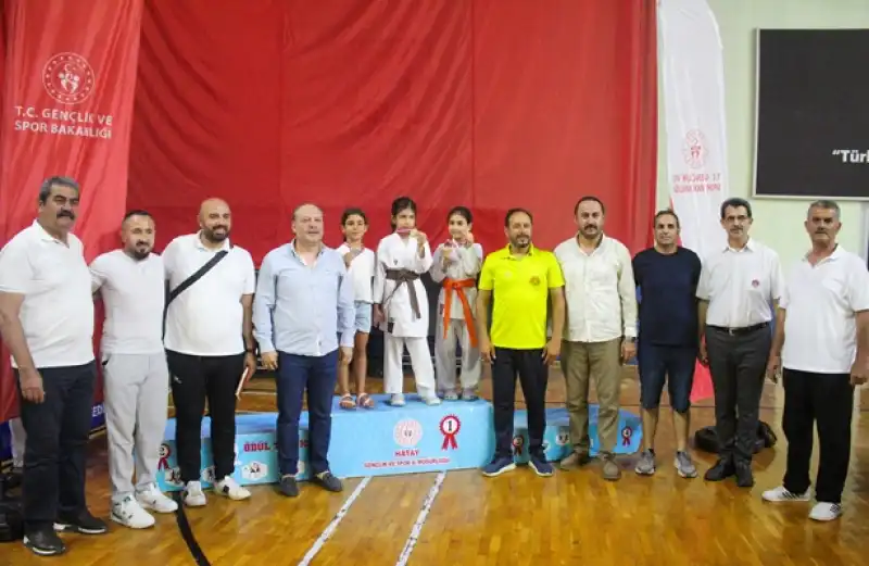 İskenderun'da Karate Turnuvası Düzenlendi