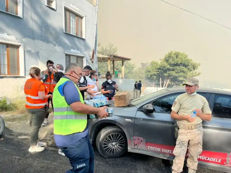 Samandağ Belediyesi’nden Yangın Bölgesine Destek