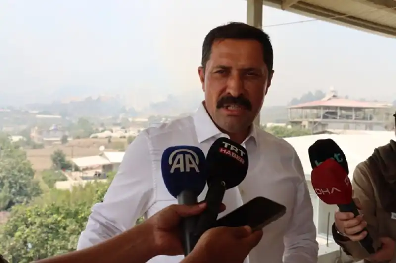 Hatay Antakya Karaali Mahallesi’nde Ormanlık Alanda Yangın çıktı