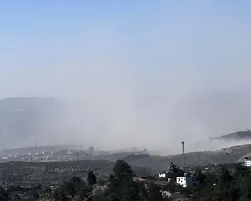 Antakya'da Gece Başlayan Fırtına Hayatı Olumsuz Etkiliyor