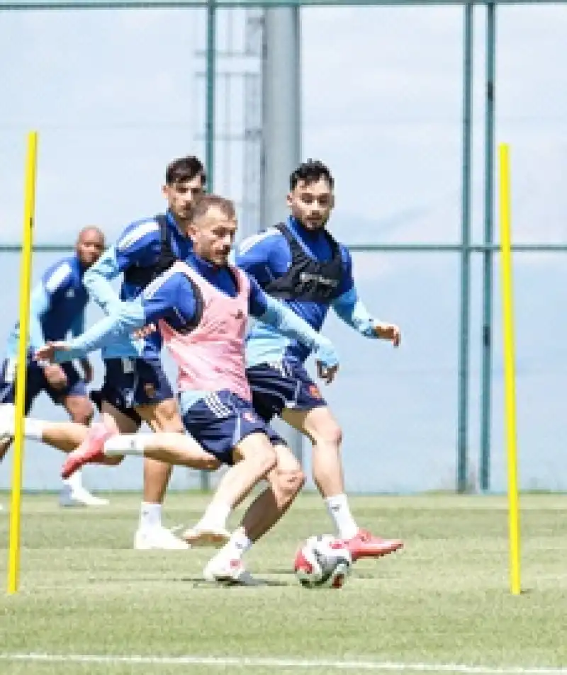 Hatayspor’da Yeni Sezon Hazırlıklarına 32 Futbolcu Katıldı