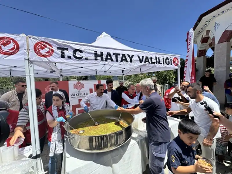 Hatay'da Vatandaşlara Aşure Ikramında Bulunuldu