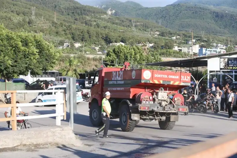 Hatay Dörtyol Kızmızıburun Mevkiinde Orman Yangını çıktı 