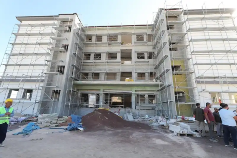 Hatay'daki Deprem Konutları Bölgesinde Okul Inşaları Sürüyor