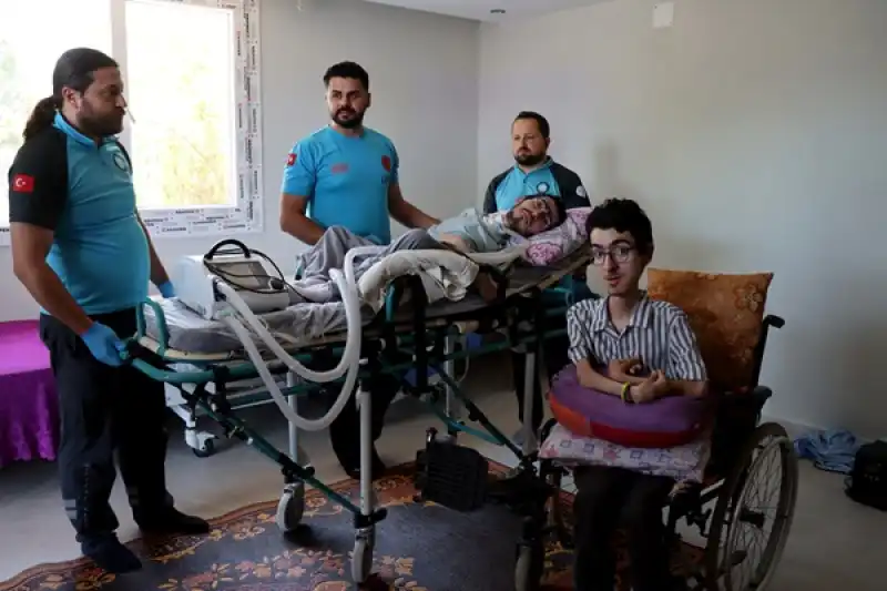 Kas Hastası Depremzede Kardeşlerin Ev Hayalini Hayırseverler Gerçekleştirdi