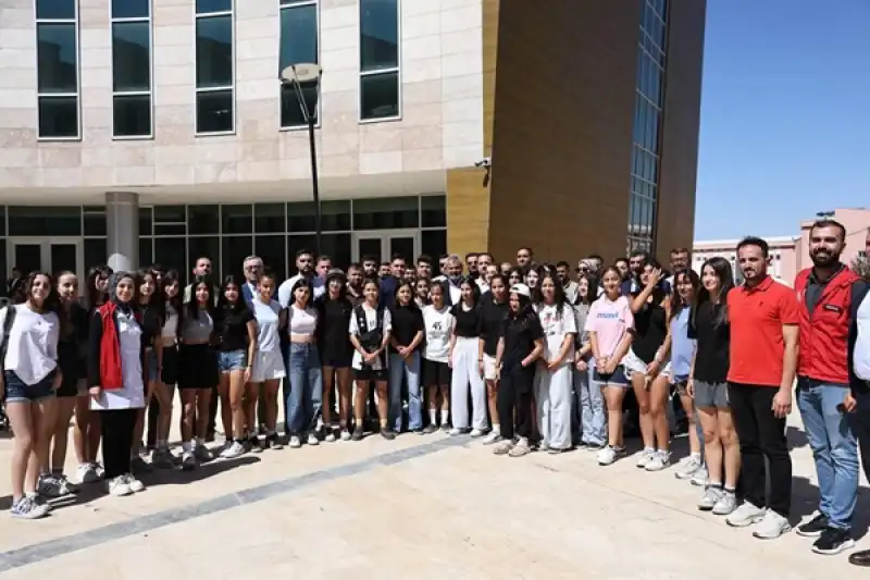 Başkan Öntürk Medya Ve Gençlik Akademisi Sertifika Törenine Katıldı