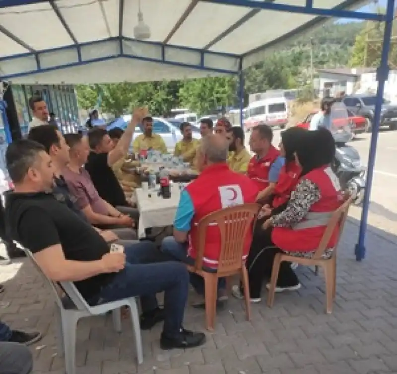 Kızılay’dan Dörtyol’a Geçmiş Olsun Ziyareti