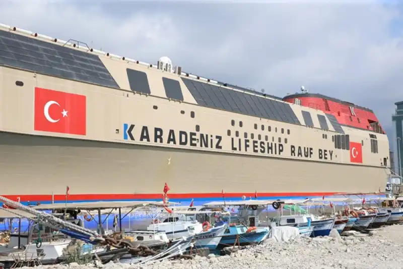 Depremzede öğrencilere Okul Olan Gemi Olası Afetler Için Hazır Bekletilecek