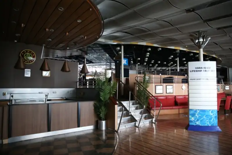 Depremzede öğrencilere Okul Olan Gemi Olası Afetler Için Hazır Bekletilecek