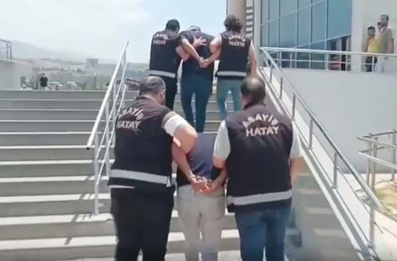 Trafikteki Satırlı Saldırının Zanlıları Tutuklandı