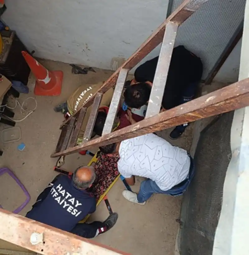 Çatıdan Düşen Vatandaşı İtfaiye Kurtardı