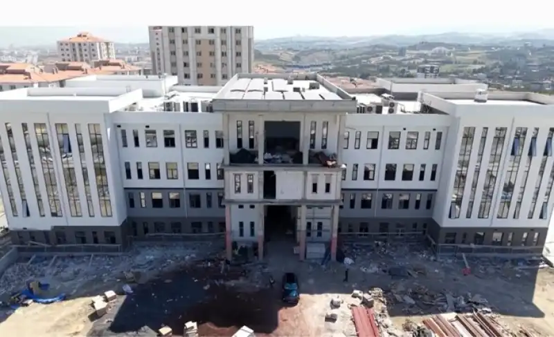 Yeni Valilik Binası Yükseliyor 