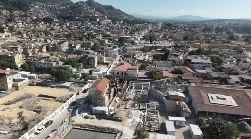 Tarihi Caddede İyileştirme Çalışmaları Devam Ediyor 