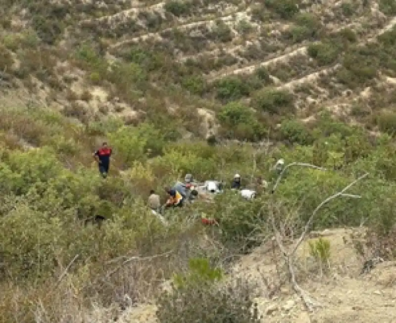 Hatay Arsuz'da Uçuruma Yuvarlanan Otomobildeki 4 Kişi Yaralandı