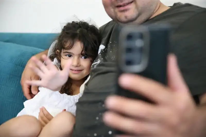 Hatay'da Helikopter Pilotu Barajdan Su Alırken Selamladığı çocuğun Yüzünü Güldürdü