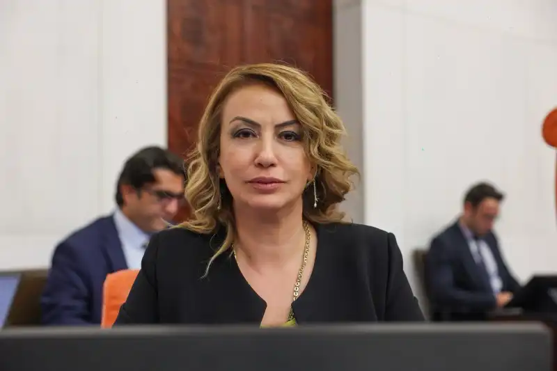 İthalat Bağımlılığı Ekonomiyi Felce Uğrattı!