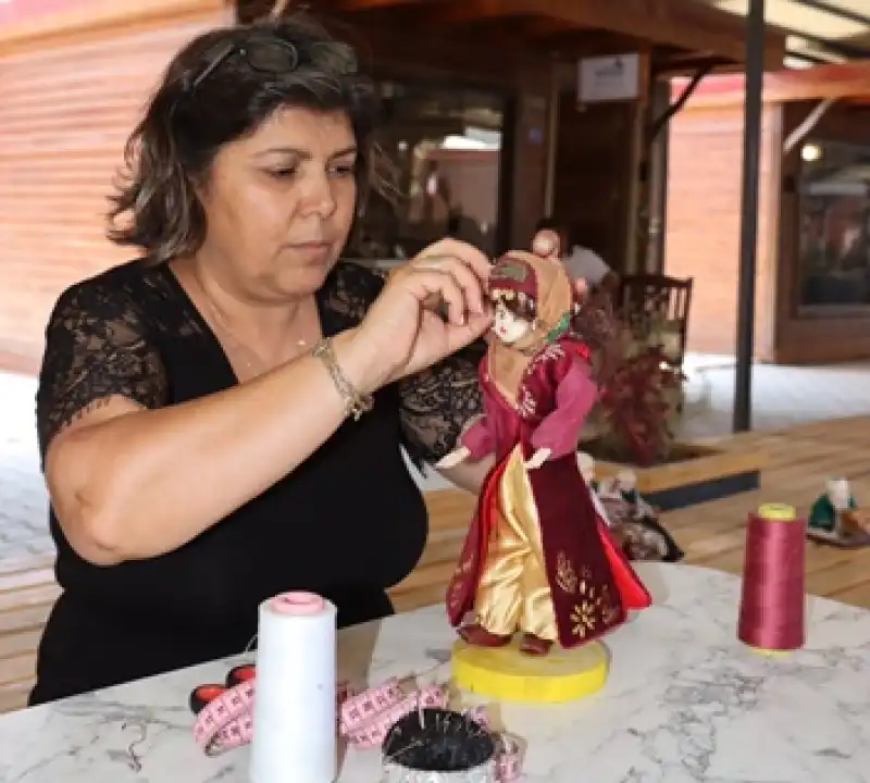 Depremin Sessiz Tanıkları: Yöresel Bez Bebekler De Depremzede Oldu