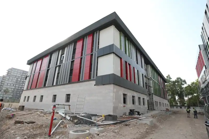 Hatay'da öğrenci Yurdu Ve Sosyal Tesislerin Yapımı Sürüyor