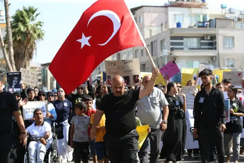 İstanbul'da öldürülen üniversite öğrencisi Ayşe Tokyaz Için Hatay'da Yürüyüş Yapıldı