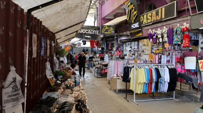 Tarihi Uzun Çarşı'da Bir Devir Kapanıyor