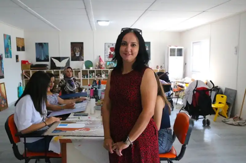 Depremzede Kadınlar Konteyner Kente Kurulan Atölyede El Sanatlarıyla Tanışıyor