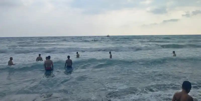 Hatay Samandağ'da Denizde Boğulma Tehlikesi Geçiren Kişi Kurtarıldı