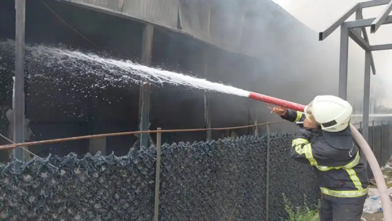 Hatay Samandağ'da Kafede çıkan Yangın Söndürüldü
