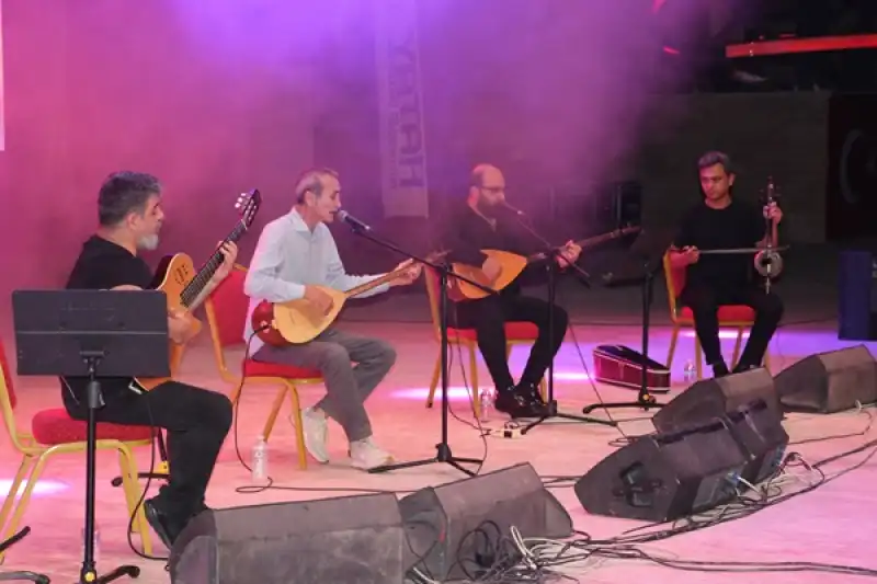 Sanatçı Cengiz Özkan, Hatay'daki Konserini şehitler Nedeniyle Yarıda Kesti