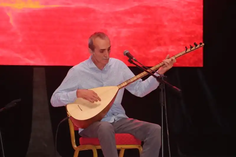 Sanatçı Cengiz Özkan, Hatay'daki Konserini şehitler Nedeniyle Yarıda Kesti