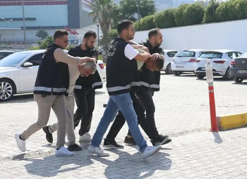 Hatay'da Hemşireye Darp Ve Hakaret Iddiasıyla Gözaltına Alınan 2 Zanlıdan 1'i Tutuklandı