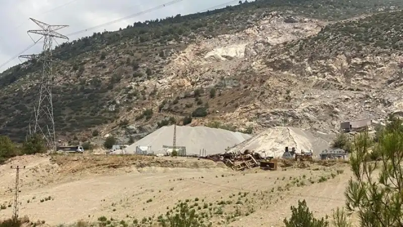 İskenderun Aşkarbeyli'de Taş Ocağı Tedirginliği: “Evlerimizde Güvende Değiliz”