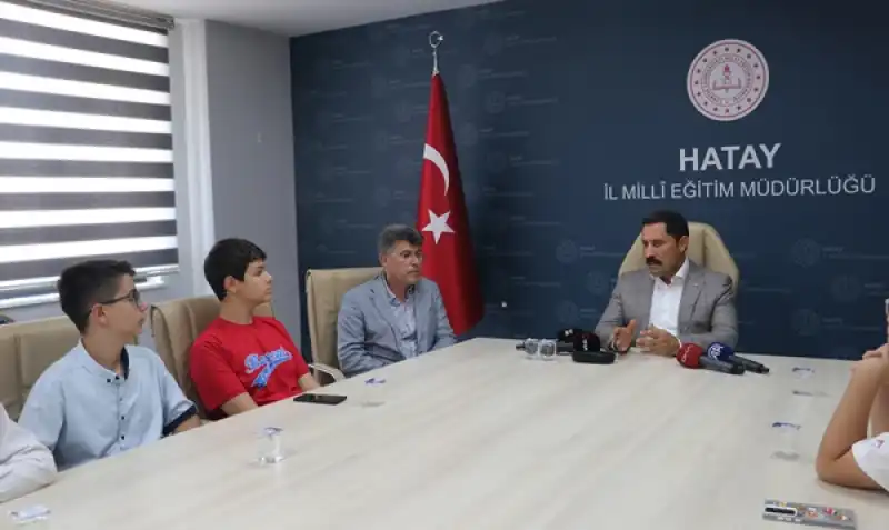 Hatay'da LGS Ve YKS'de Başarılı Olan öğrenciler ödüllendirildi