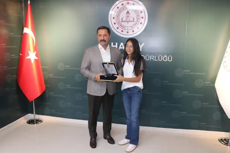 Hatay'da LGS Ve YKS'de Başarılı Olan öğrenciler ödüllendirildi