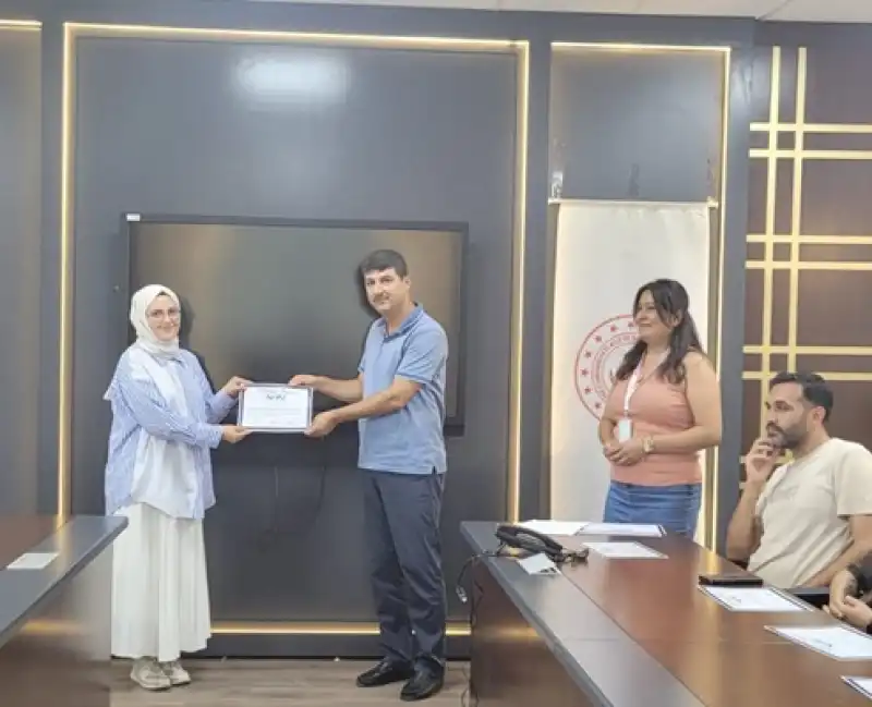 Arsuz’da “Sağlık Elçileri”ne Katılım Belgeleri Takdim Edildi