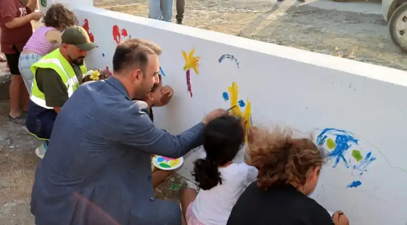 Fırçalar Ellerle, Renkler Kalplerle Buluştu: Subaşı Parkı Şenlendi