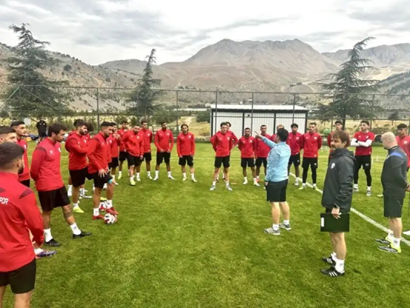 İskenderunspor Teknik Direktörü Öksüz: “Yeni Sezona Eksiksiz Başlamak İstiyoruz”